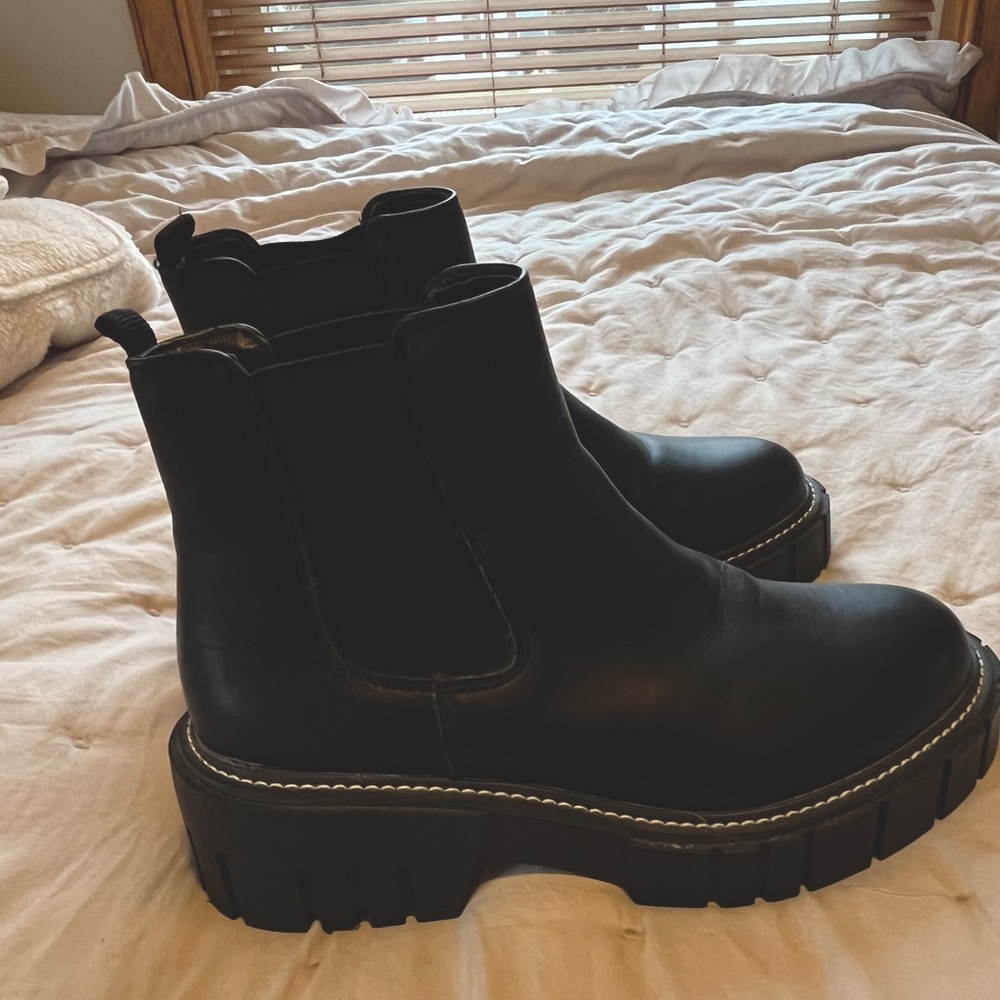 MADDEN GIRL Chelsea Style Boot